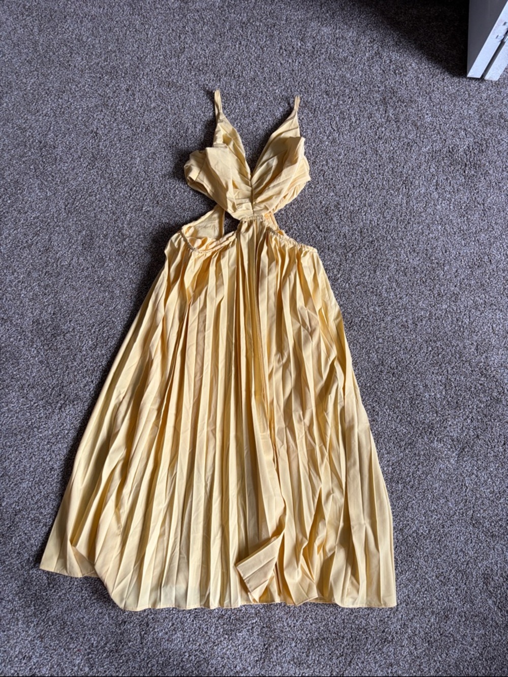 Yellow Women’s Pleated Cutout Maxi Dress